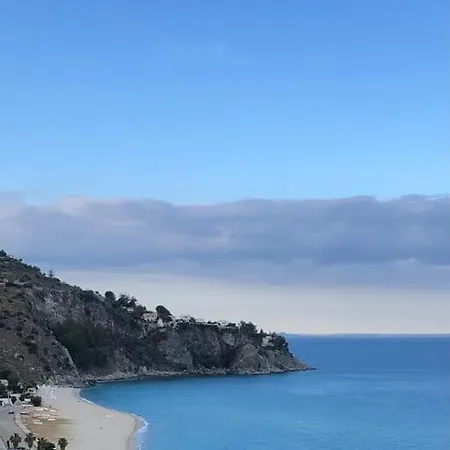 Nyaraló Sasa *